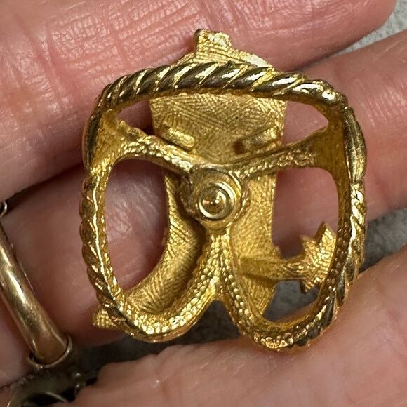 Vtg Gold Tone Rhinestone Western Cowboy Cowgirl Boot Bolo Bandera Scarf Holder - Picture 2 of 3